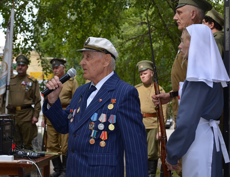 Словно 100 лет назад