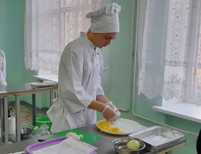 Открытая олимпиада профессионального мастерства по профессии «Кухонный рабочий».
